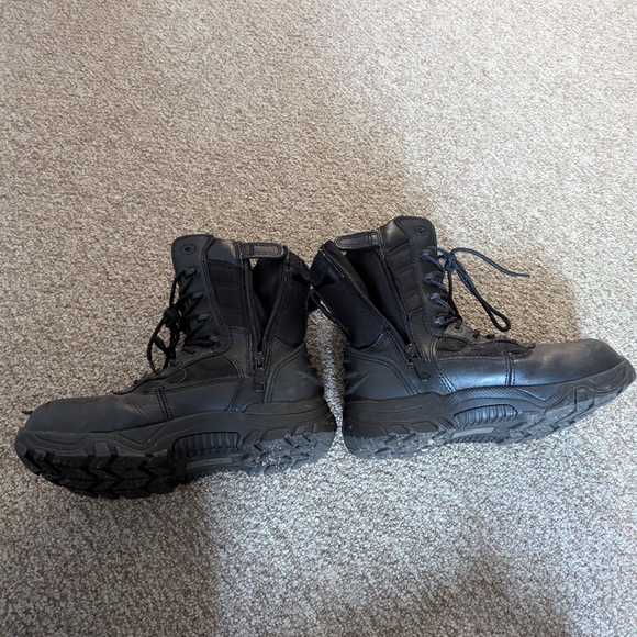 Thorogood Black Steel Toe Work Boots - Picture 2 of 6